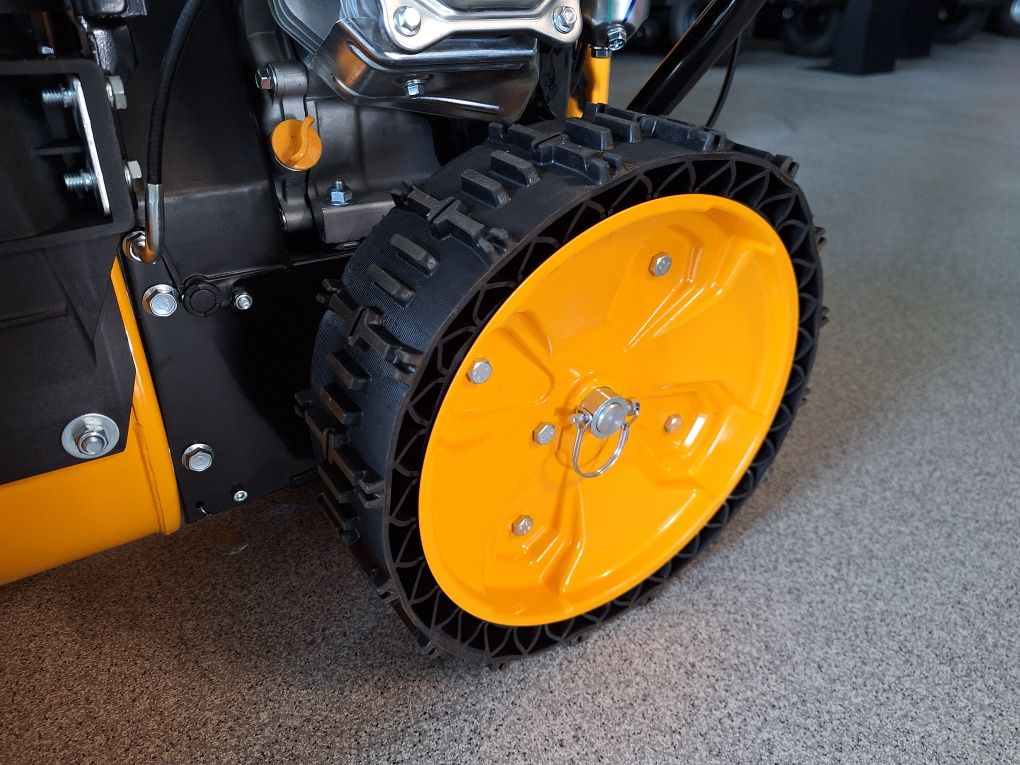 Nowa ODŚNIEŻARKA Spalinowa Mocna VEGA KCM 24D-M 6KM 61cm Światła LED