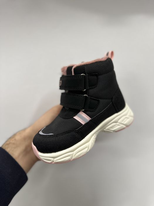 Черевики зимові на дівчинку 21-26, чорні на овчині ботинки, стильні