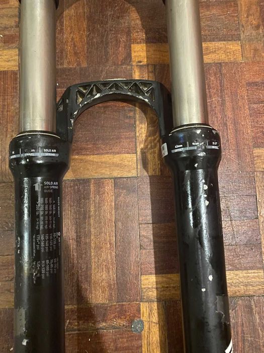 Suspensão RockShox Recon Silver TK Solo Air para roda 27.5” (650B).