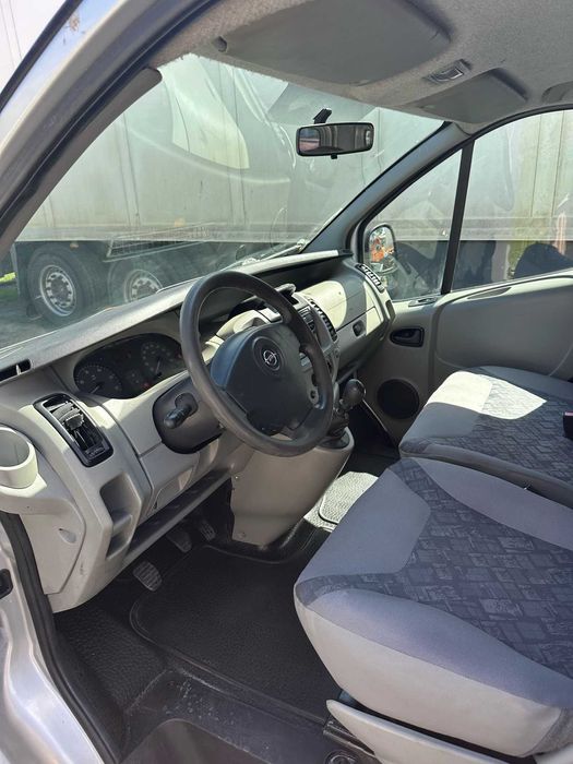 Opel vivaro na 9 osób z klimatyzacją