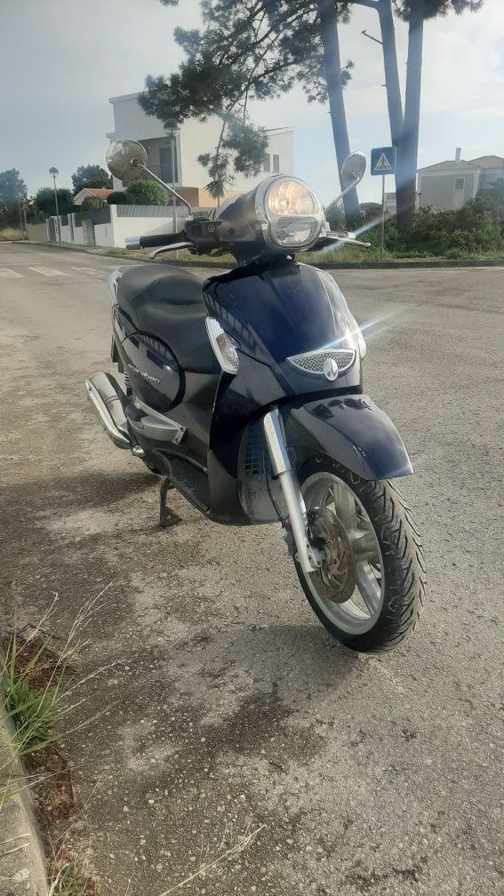 Aprilia Scarabeo 500 cc, motor piaggio