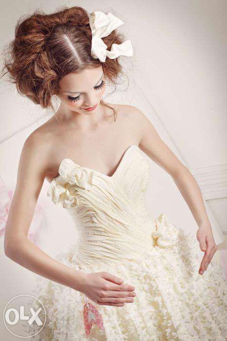 Короткое игривое свадебное платье для современной невесты!