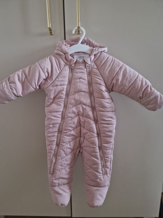 Kombinezon niemowlęcy dla dziewczynki 62cm Reserved