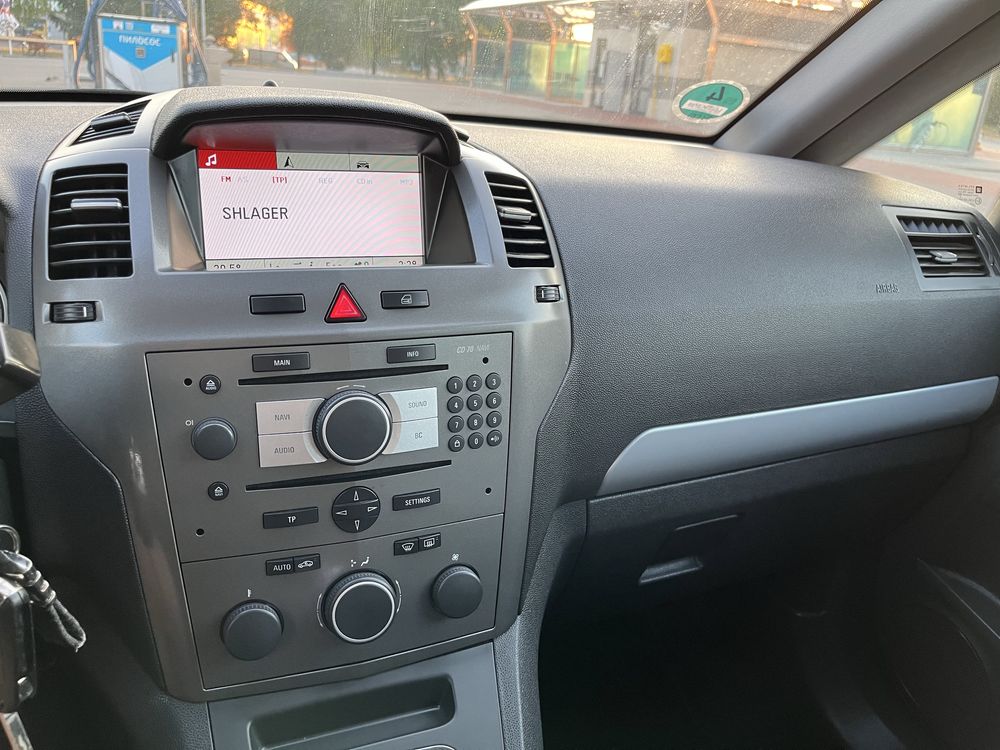 Продам нефарбоний Opel Zafira 2006 1.8