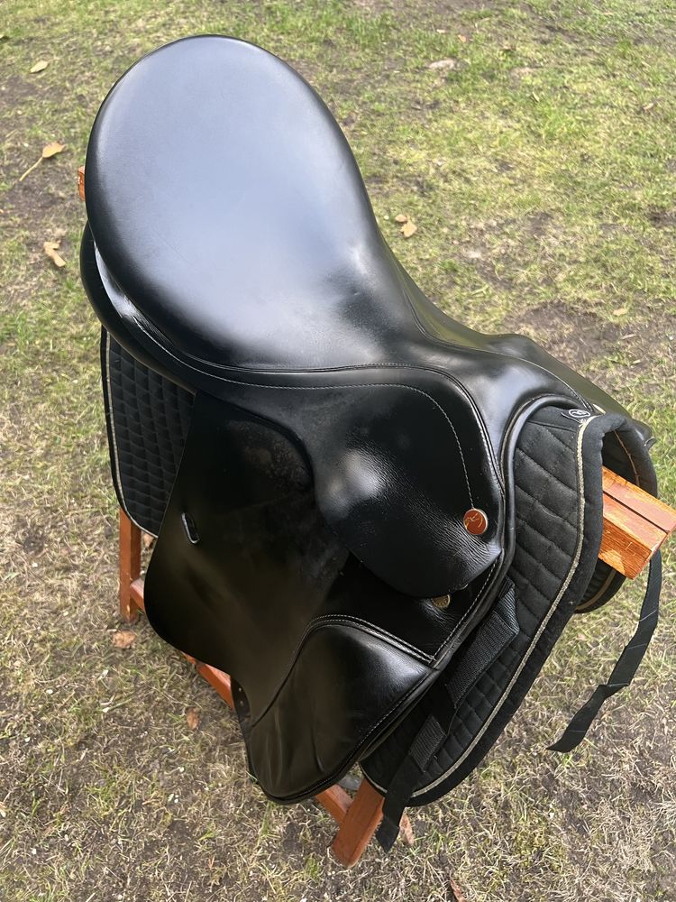 Siodło ujeżdżeniowe Prestige Hippos 17/32