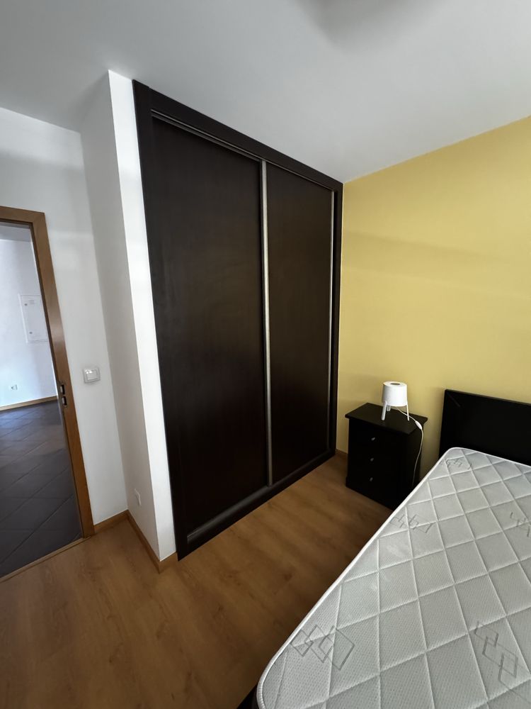 Alugo T1 com lugar de garagem