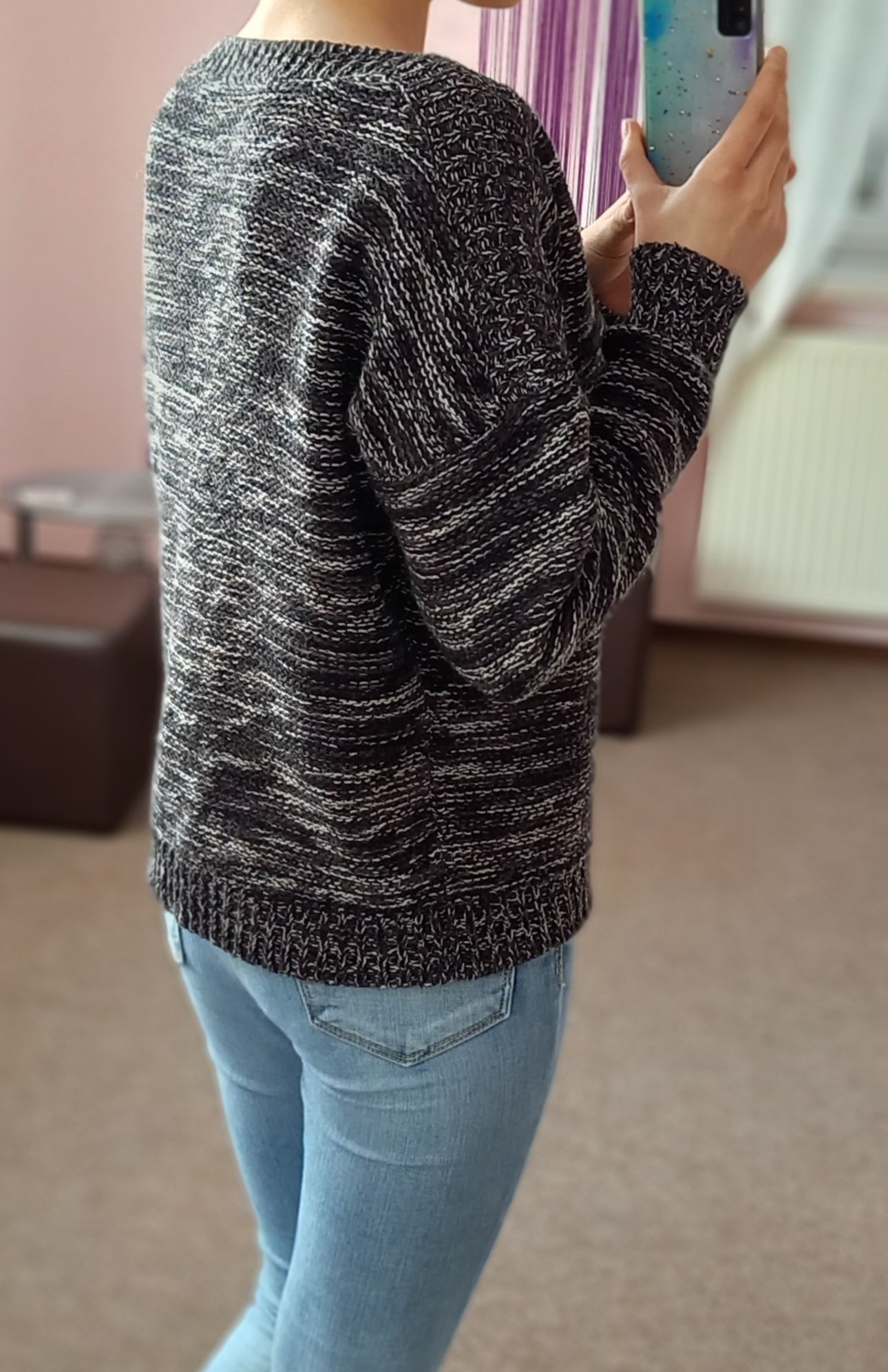 Sweter z dekoltem w łódkę