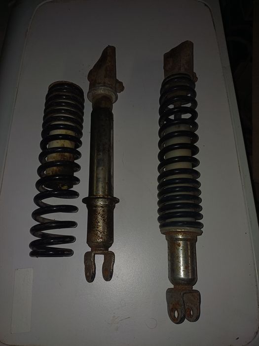 Амортизатори  скутера FADA 150 кубів!