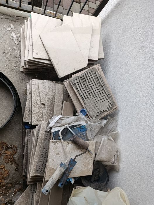 Продам остатки, куски пеноблоков и плитки керамической