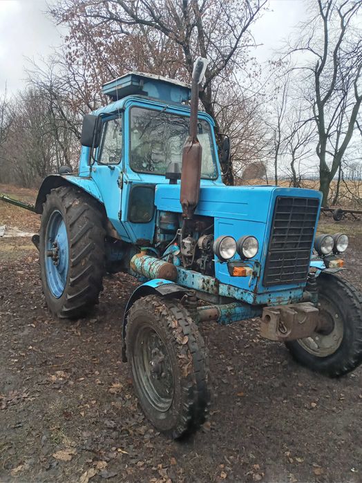 Продам два трактори мтз 80 .