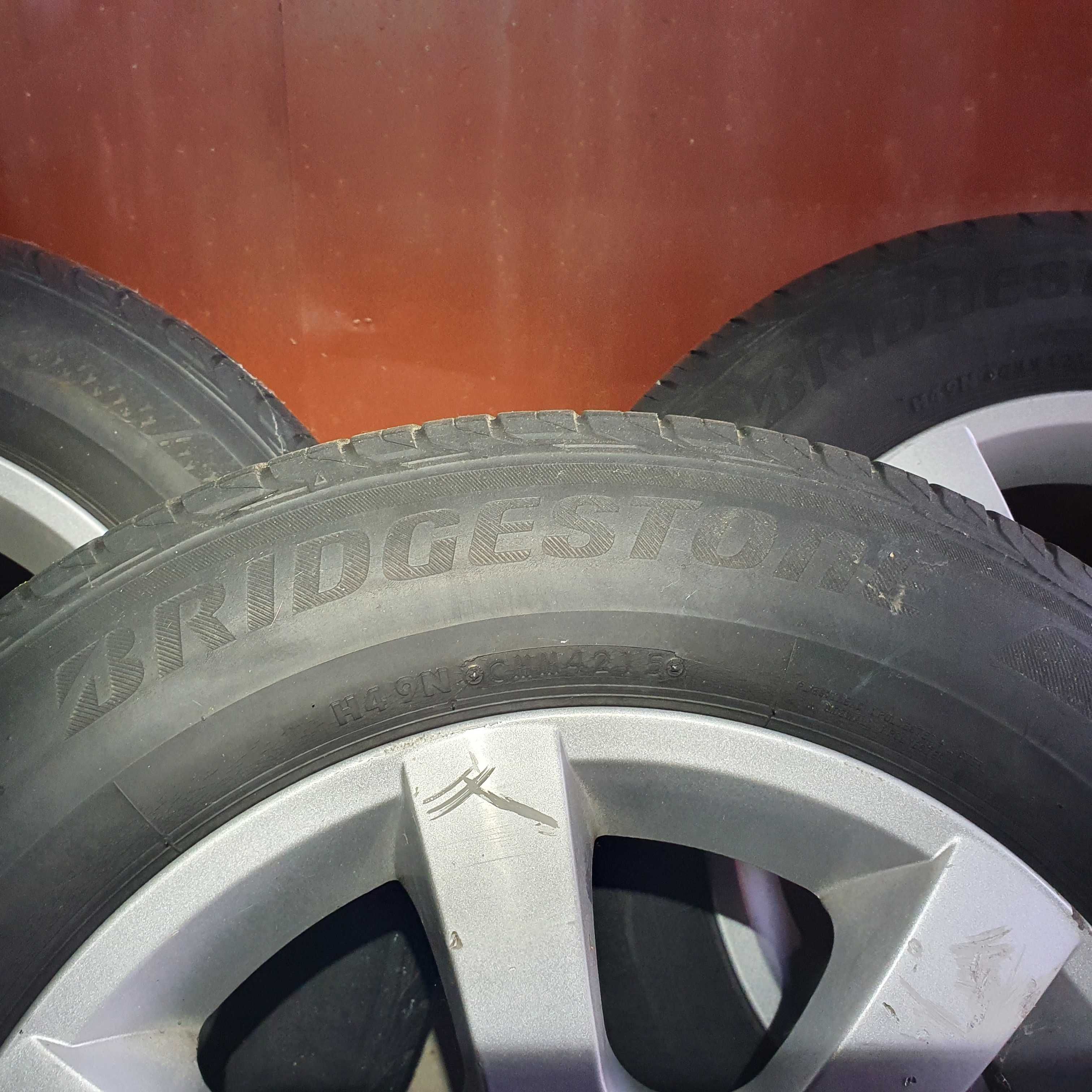 Продам летнюю резину Bridgestone Turanza c дисками Rapid,