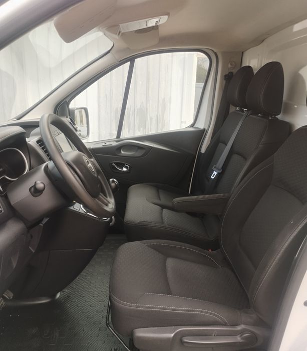 Opel Vivaro l2h1 long 2017r 174tkm fv23