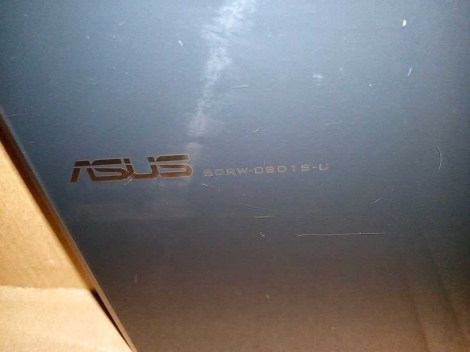 USB-привод внешний для записи и чтения DVD-ROM 8x (ASUS SDRW-08D1S-U)