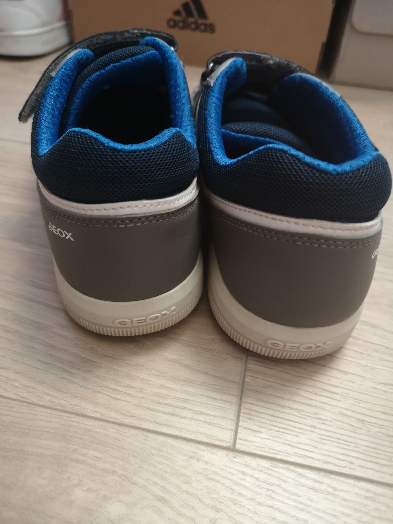 Buty chłopięce na rzep Geox r 37 świetnie utrzymane