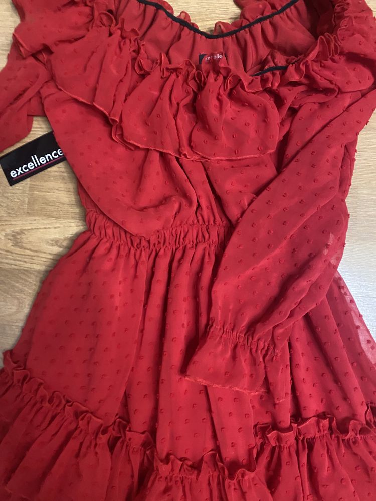 Nowa czerwona sukienka falbanki ,one size