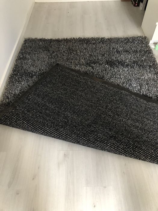 Carpete tapete cinza branca e preta