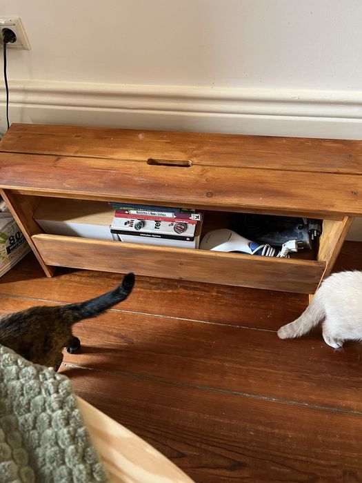 Banco em madeira com 100m por 45 de altura