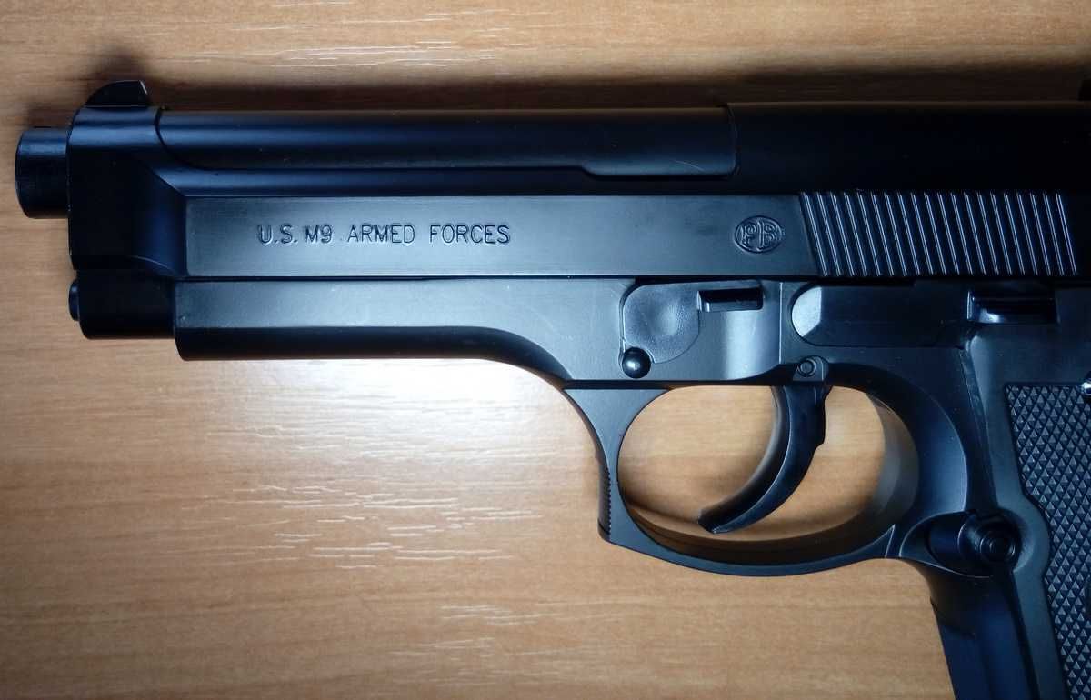 Игрушечный пистолет BERETTA M9 Umarex на пульках, спринговый детский
