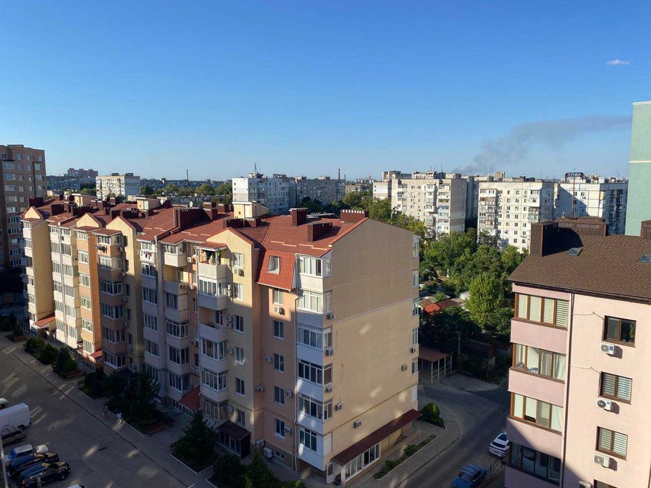 В продаже 3 комнатная в Монолите с евроремонтом и красивой панорамой