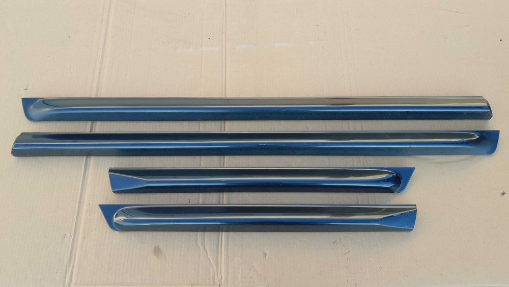 Dolne listwy drzwiowe szerokie oryginalne AUDI S6 C5 / A6 C5 Allroad