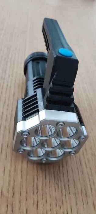 Фонарик, LED, мощный и компактный, с боковым светом. Аккумуляторный.