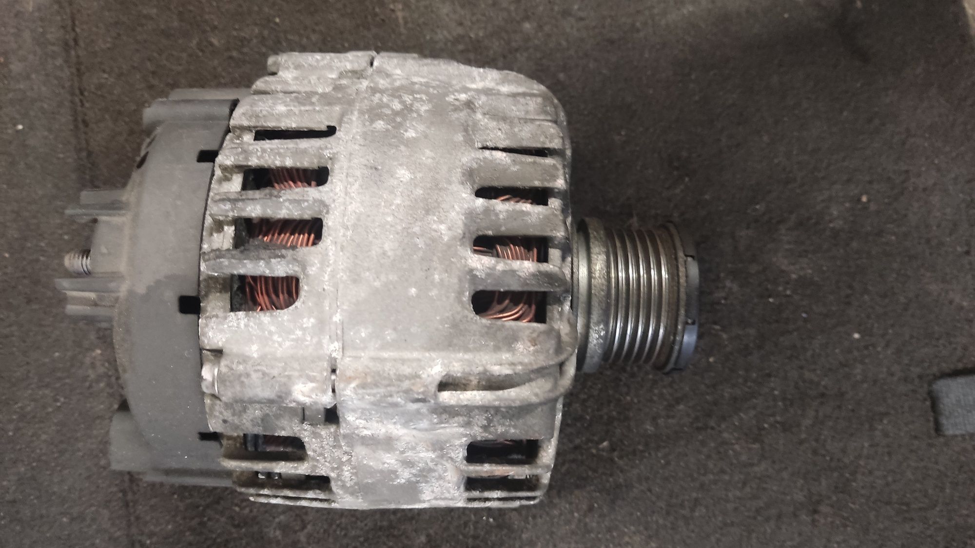 Alternator audi a4 b8 a5 2.0 TDI 140A