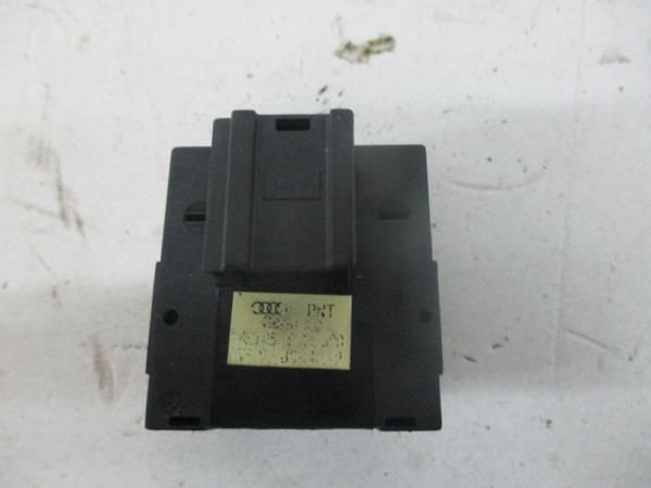 Comando / botão / interruptor vidros frente esquerdo AUDI A3 (8P1)