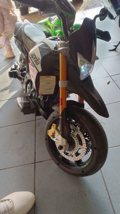 Motor na akumulator MOCNY Aprillia 9oo LED MP3 itp