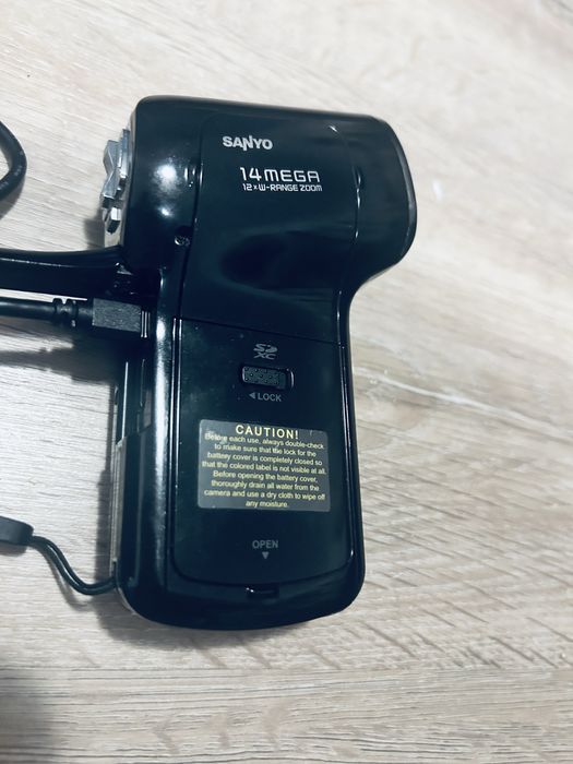 Продам відеокамеру Sanyo