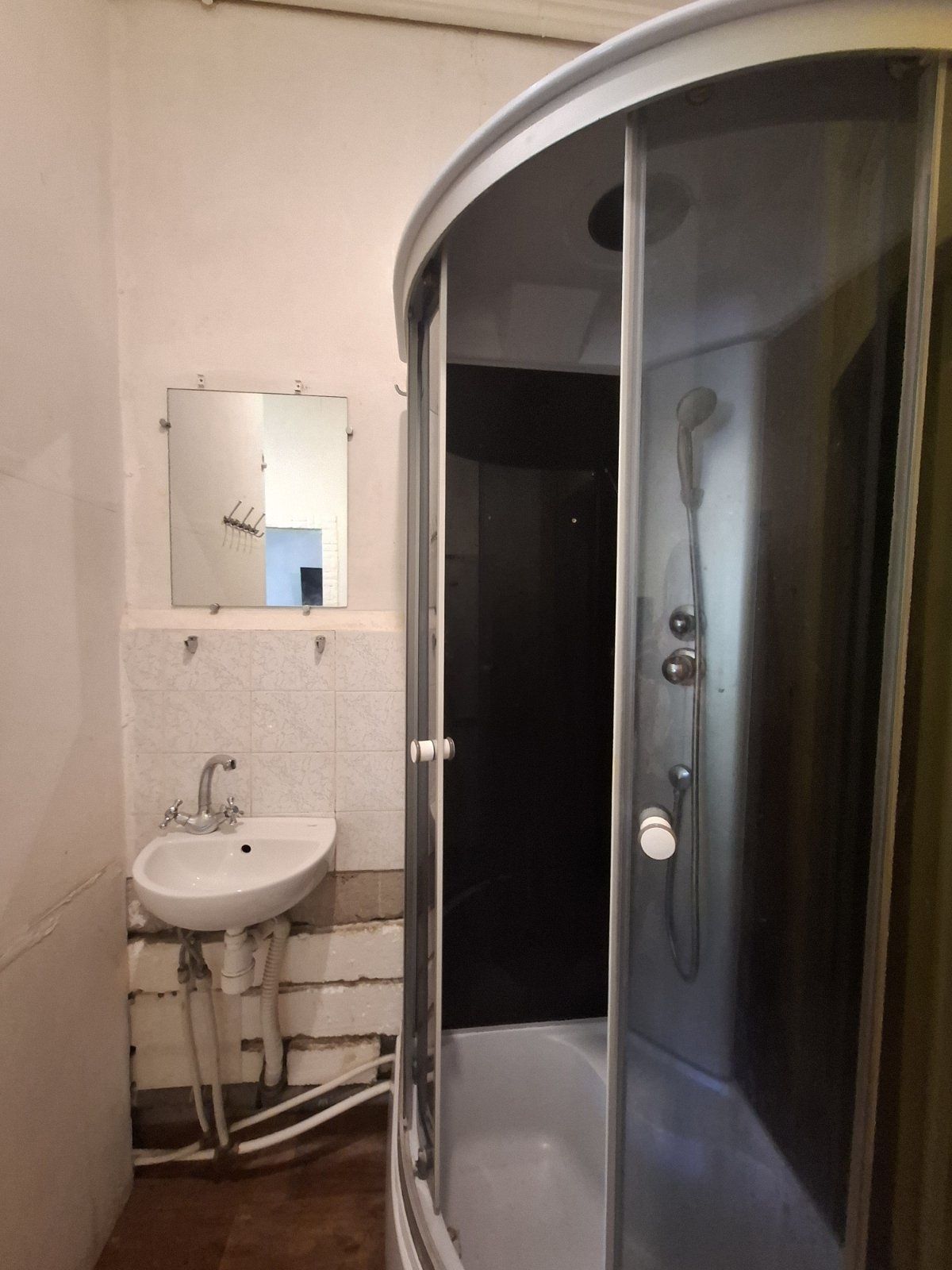 Продам 1ком. на пр.Петровского, 1/3эт.,автономка, 16000у.е.