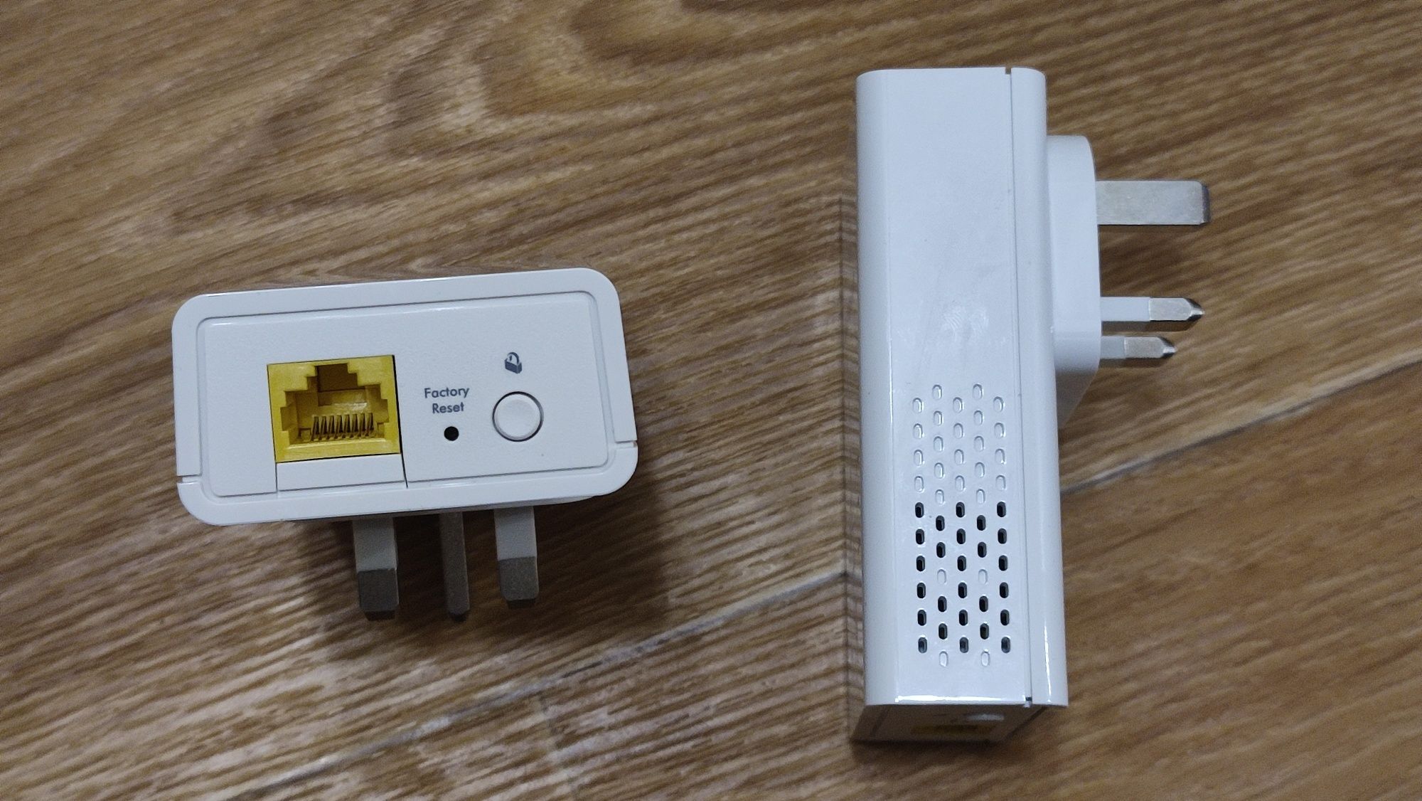 Сетевые адаптеры, Powerline-адаптер Netgear PL1000
