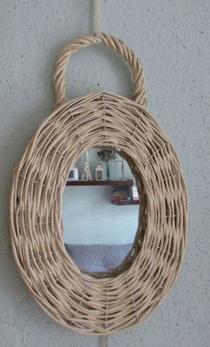Waniliowy drewniano-rattanowy zestaw: lustro, taca, serwetnik, koszyk