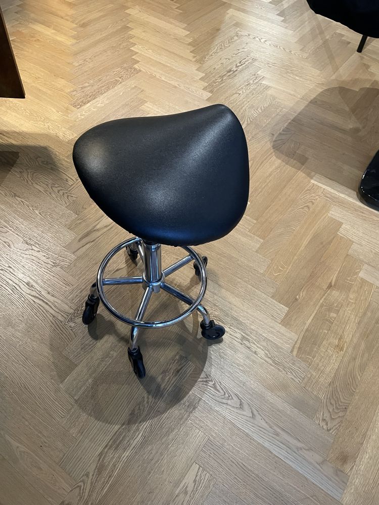 Taboret kosmetyczny siodło hoker