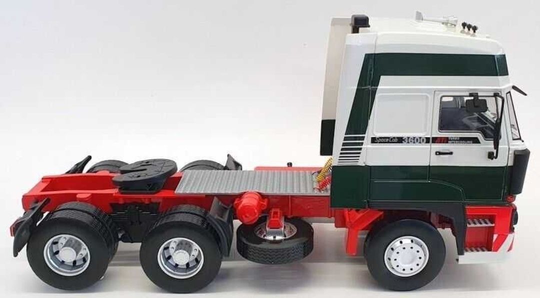 1/18 модель DAF 3600 Space Cab ROAD KINGS