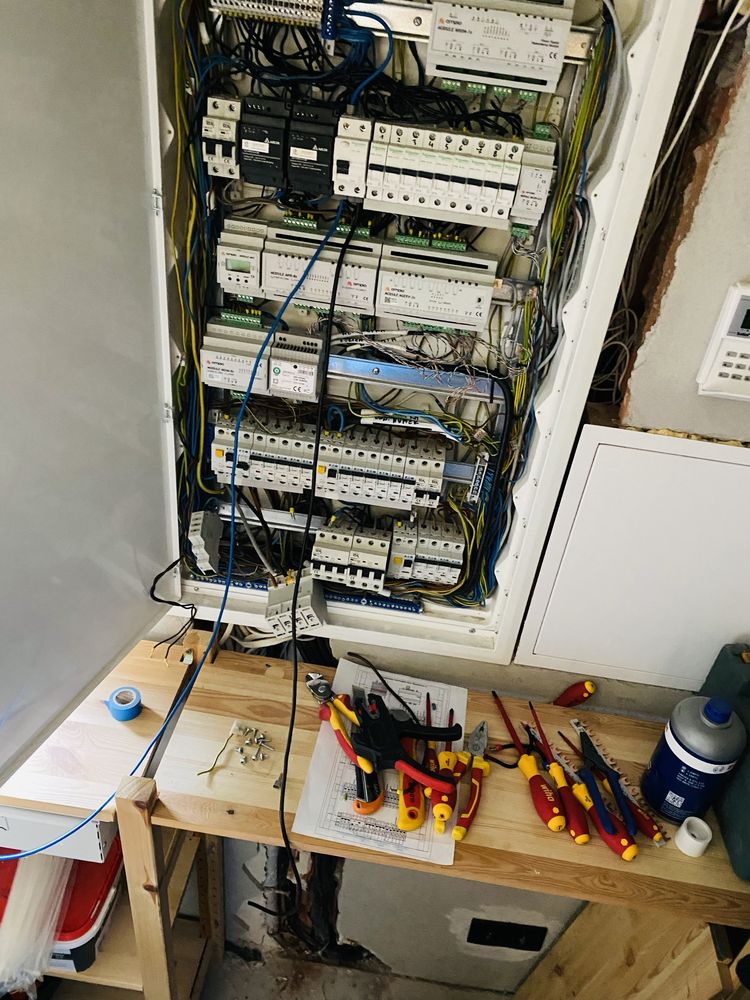 Elektryk Instalacje Elektryczne Podłączenia do sieci