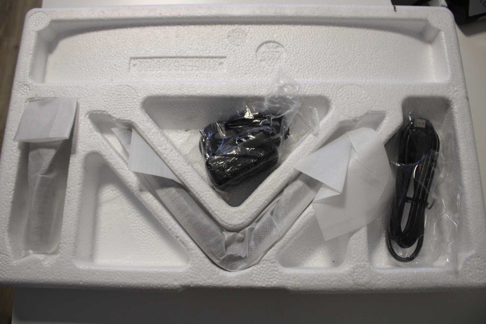 Monitor ZFTVNIE Full HD 21,5" 1920*,1080P IPS bezramkowy75 Hz VGA