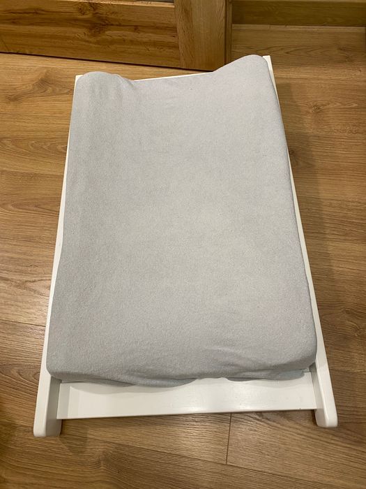 Łóżeczko niemowlęce / tapczanik dziecięcy marki Woodies