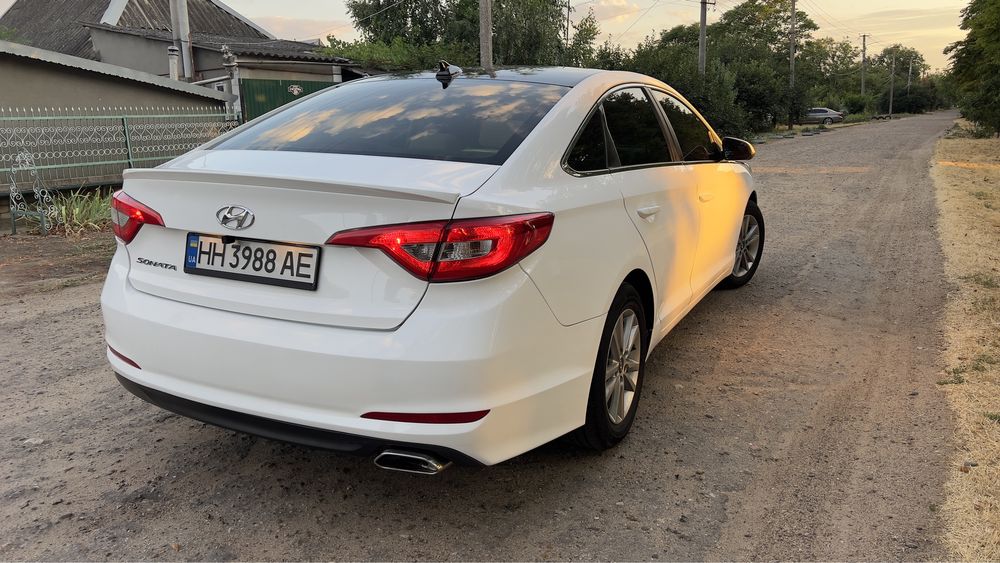 Hyundai sonata 2.4 sport .8200$