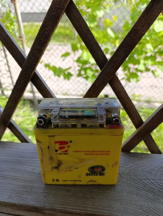 Аккамулятор мото