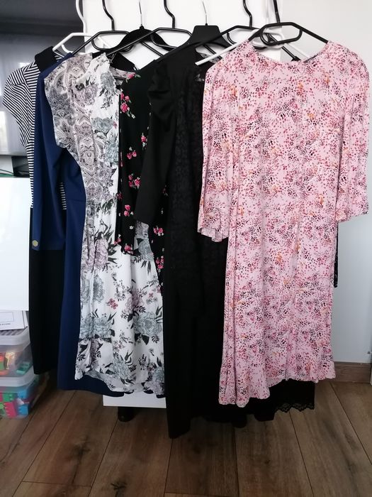 Zestaw sukienek 8 sztuk, rozmiar s/m