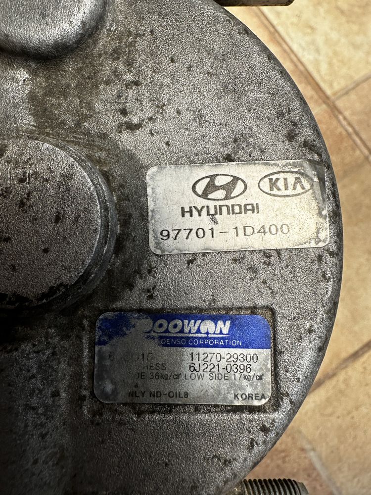 Компрессор кондиционера Kia Carens III киа 2.0 97701-1d400