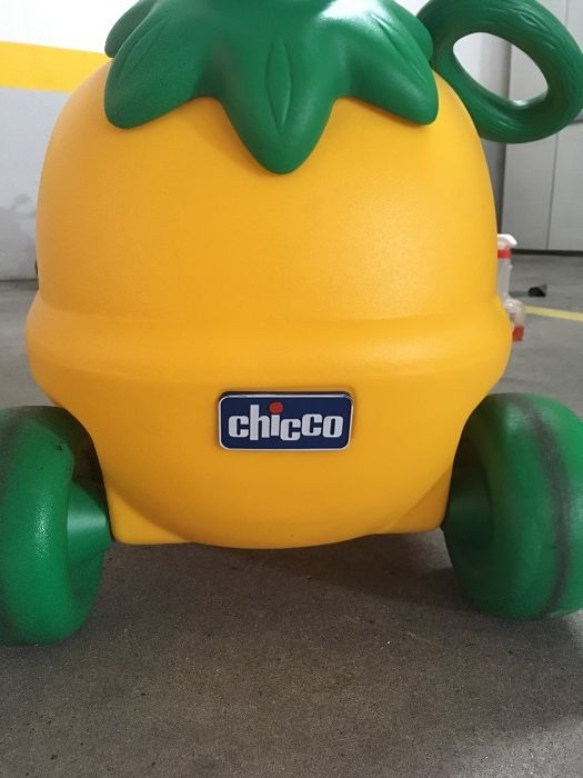 Carrinho laranja Chicco