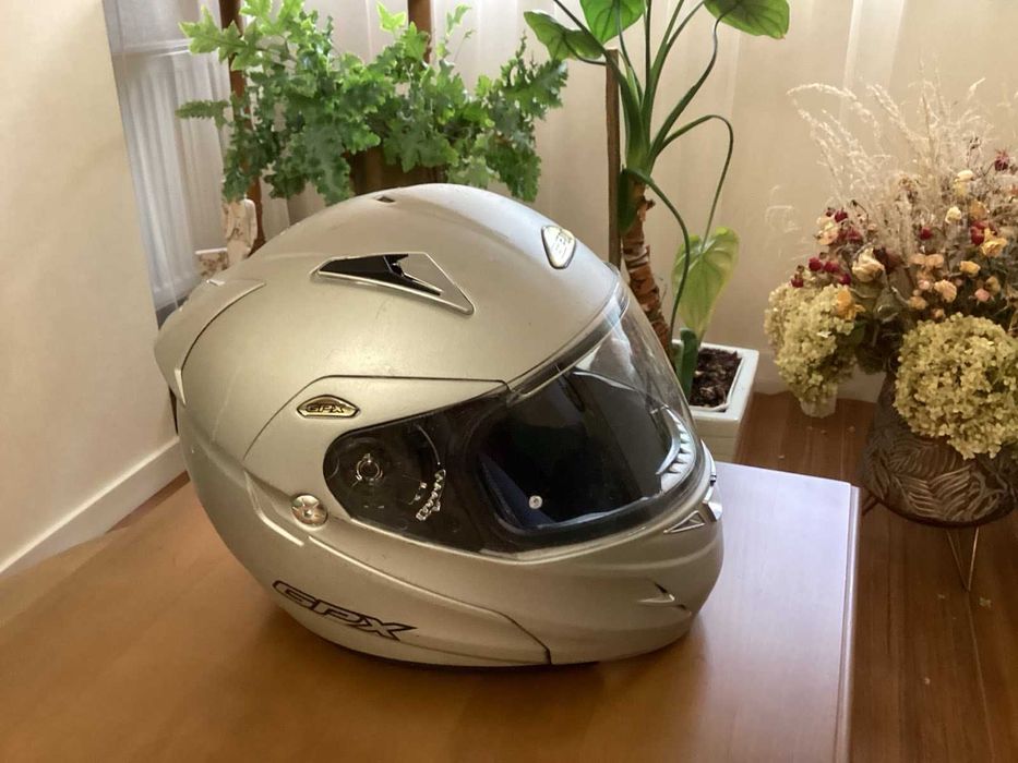 Продам мотошолом у гарному стані