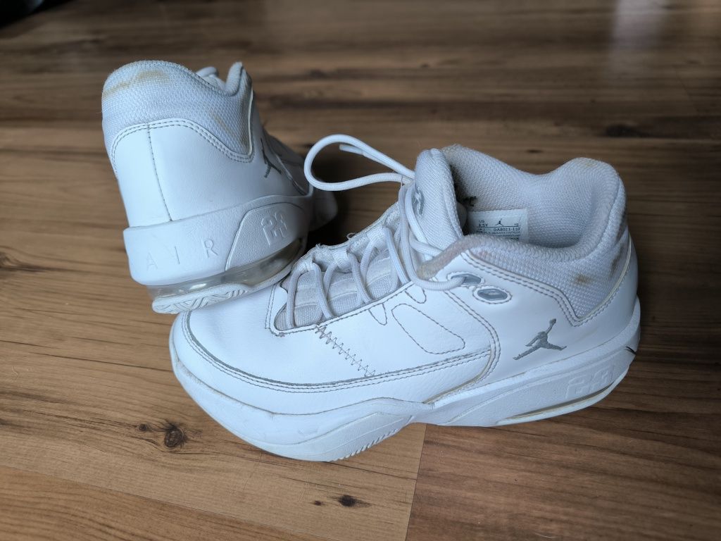 Jordan Air Max Aura 3 białe buty EU 35.5 do koszykówki wyższe