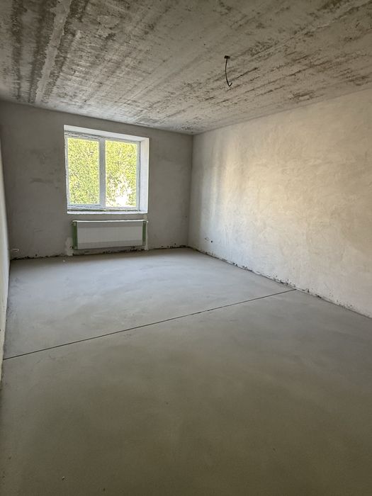 Продаж квартири в центрі трьох кімнатної