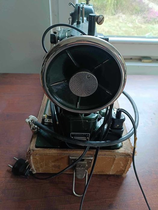 Zabytkowa maszyna do szycia Bernina 117 szwajcarska żeliwna antyk
