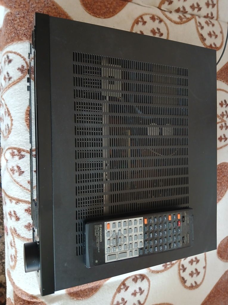 Amplituner Pioneer
