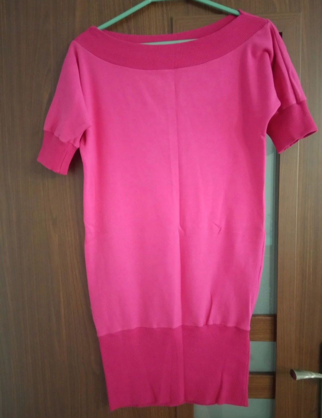 Różowa mini sukienka na krótki rękaw