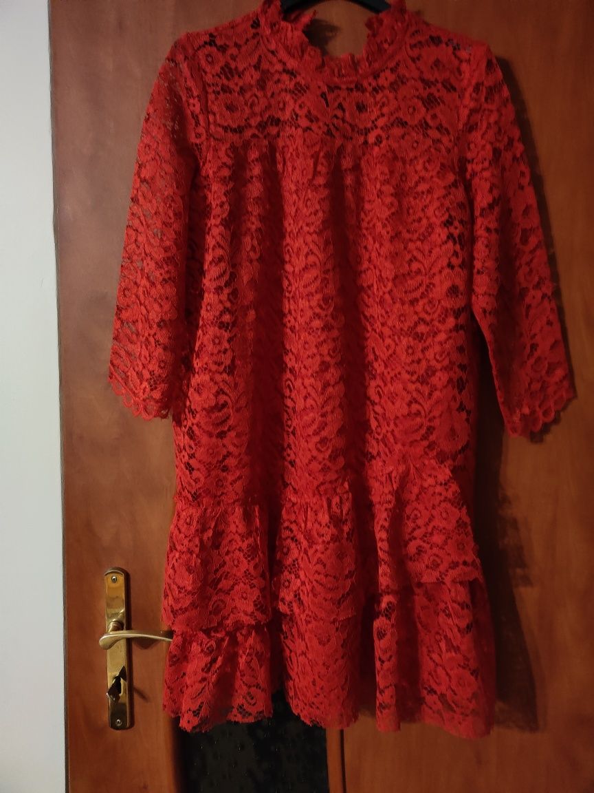 Koronkowa czerwona sukienka rozmiar XS