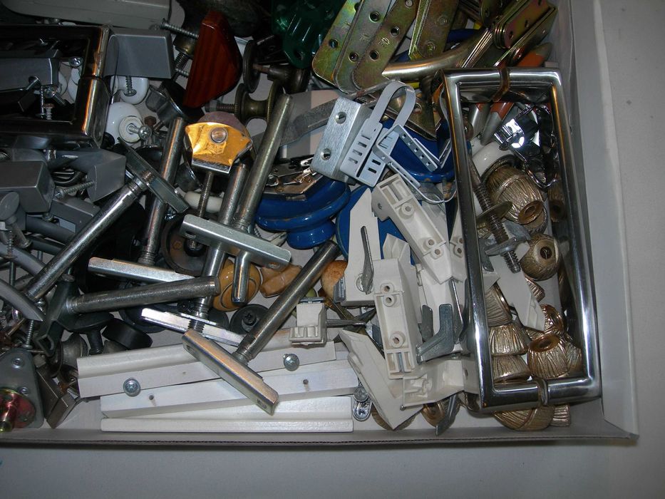 Tralha  muita tralha tudo aproveitável.